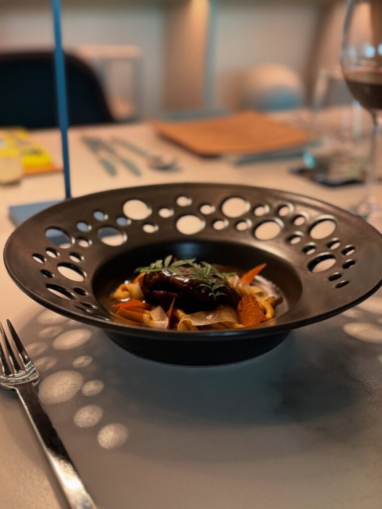 Dining Room10 768x1024